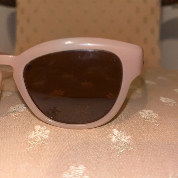 Tory Burch women’s sunglasses in very good condition main image 4